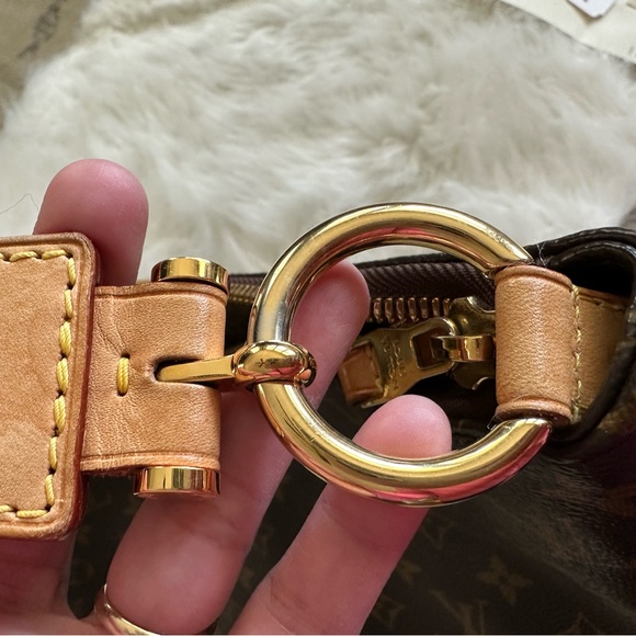 Loui Vuitton Sully PM Monogram - Picture 9 of 9